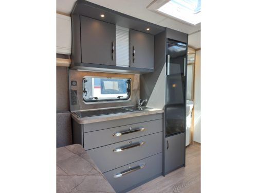 Hobby De Luxe 460 UFE 1500kg Foto: 8