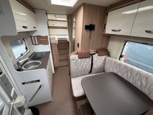B&uuml;rstner Limited t 690 G, winter package, 3 berths photo: 10