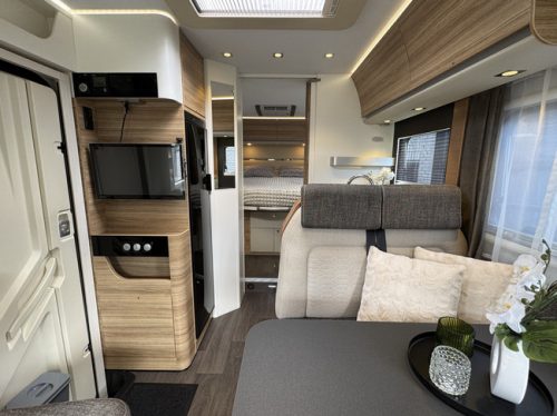 Adria SONIC I 600 SC 130 hp Euro6 Fiat Ducato NL-Camper **Queensbed/4 berths/Awning/Memo chassis carrier/Roof air conditioning/Bearlock/Very photo: 10