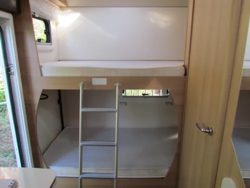 Autocaravana Forster A699 VB para 7 personas foto: 3