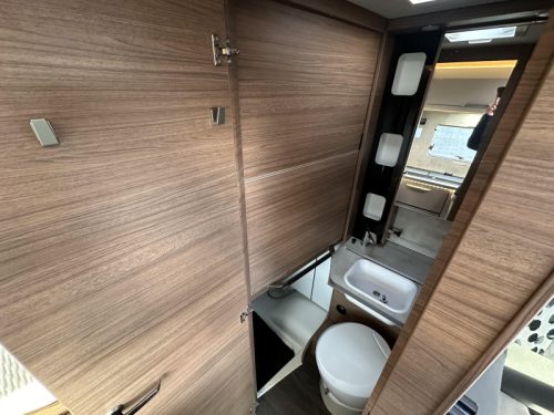 Knaus Tourer Van 500 MQ Automaat 3 pers Hubdach Foto: 16