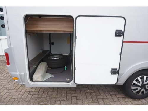 Adria Matrix Platinum 670 SC 5th seat / Roof air conditioning photo: 4