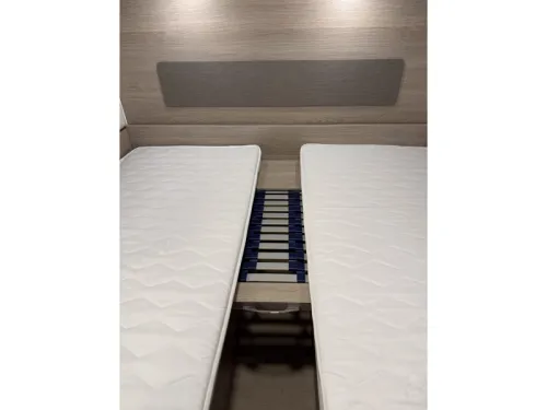 B&uuml;rstner Premio Life 480 TL 2 SINGLE BEDS MOVER AWNING (TOP) photo: 18