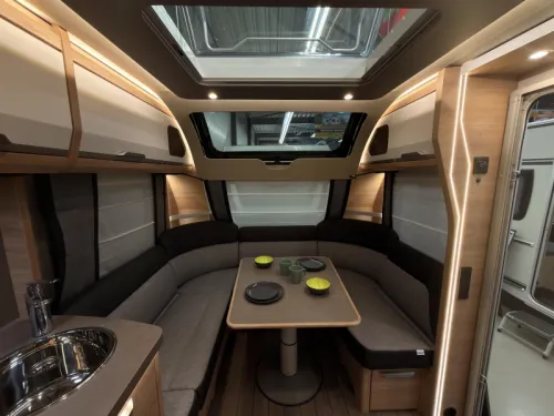 Knaus Sudwind Black Selection 500 FU 1800KG+Boden+Franz&ouml;sisches Bett Foto: 5