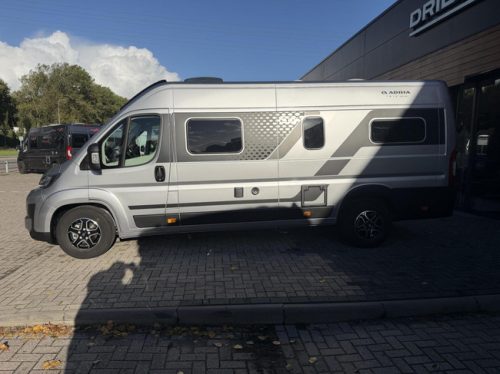 Adria 640 SLB 60 Years 8T-Automaat Einzelbetten Markise Luxuskabine Foto: 8