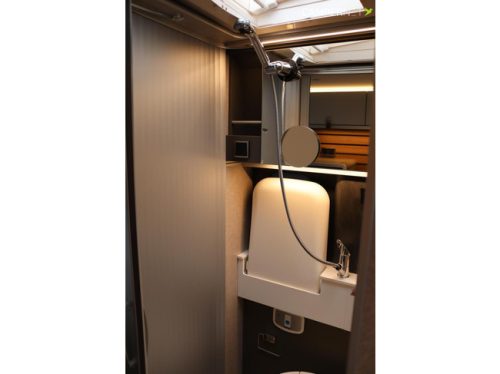 Hymer Grand Canyon 180hp Automatic | Lithium | 5G router | LED headlights | Diesel heating | Fiat multimedia system | Outdoor shower | A photo: 19
