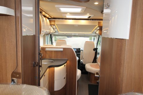 Carthago C-Tourer i 148 LE photo: 15