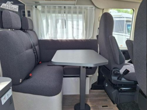 Hymer Exsis-I 580 PURE SINGLE BED 214CM + POP-TOP BED photo: 2