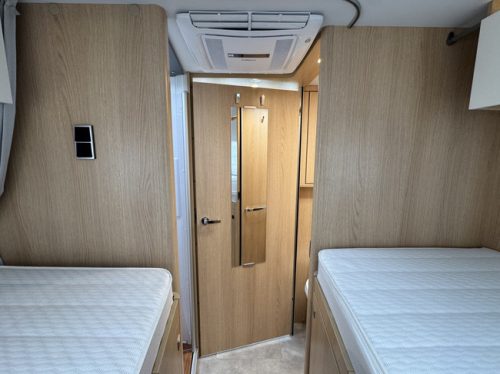 Hymer BMC-I 680 BLACK LINE 170 hp AUTOMATIC 9-Speed 4-Person Euro6 Mercedes-Benz Sprinter **Single beds/4 seats/4 berths photo: 23