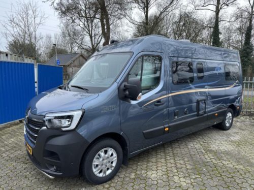 B&uuml;rstner Delfin C 621 SINGLE BEDS + TOW HITCH photo: 1