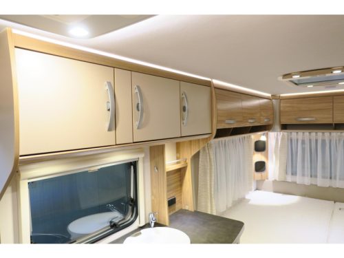 Eriba Nova Light 442 VLOERVERW.+MOVER+VOORTENT Foto: 8