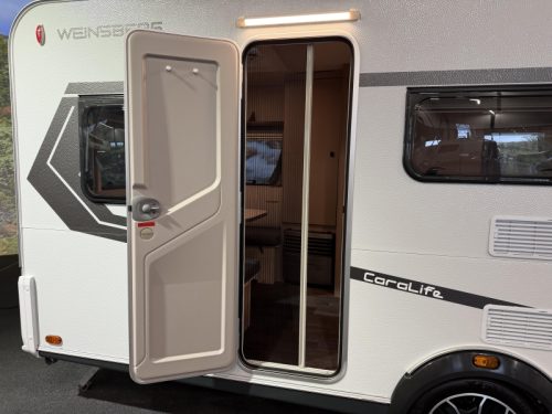 Weinsberg CaraLife 470 EU Einzelbetten / Dinette Foto: 3