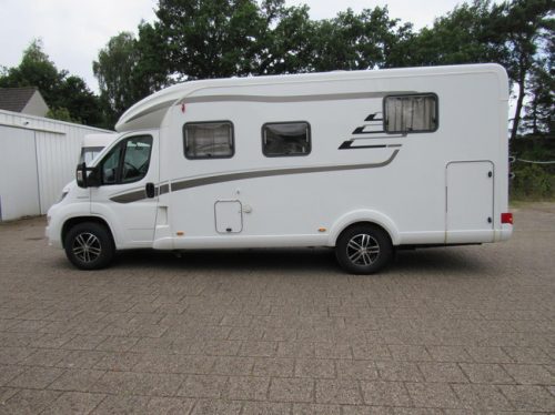 Hymer T598 Semi-integrated French bed Pop-top roof year of manufacture 2018 photo: 3