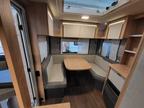 Caravane Knaus Sport 460 EU tr&egrave;s compl&egrave;te photo : 5