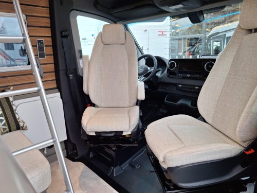 Hymer Grand Canyon S 600 4 PERSONS+POP-TOP ROOF-170HP photo: 6