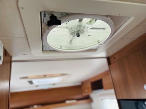 Knaus Sky Wave R21, Single beds and pop-top roof, EURO 5 photo: 9
