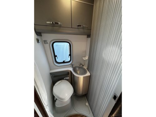 Adria Twin 640 SHX Transverse bed/unique layout photo: 17