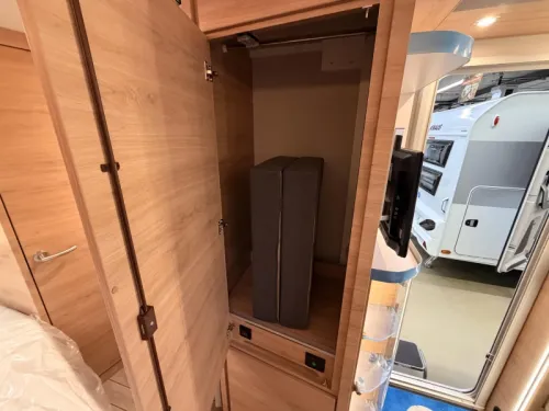 Knaus Sudwind Black Selection 450 FU +1700KG+Floor heating  photo: 16