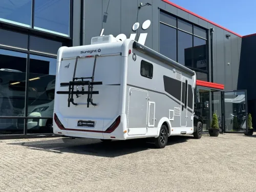 Sunlight T 68 Adventure Edition + Pop-top roof & Air conditioning photo: 3