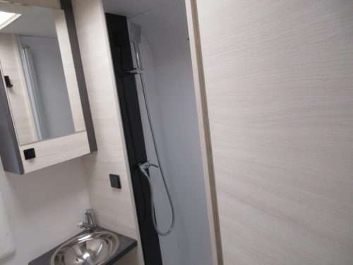 Caravelair Artica 496 MOVER AIRCO AWNING photo: 17