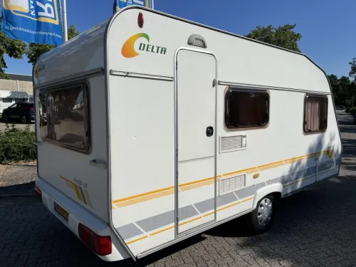 Delta Euroliner 4400 LB Vorzelt und Markise Foto: 1