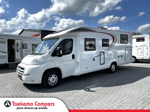 B&uuml;rstner Nexxo 728 T Single-beds/2015/Euro-5 photo: 0