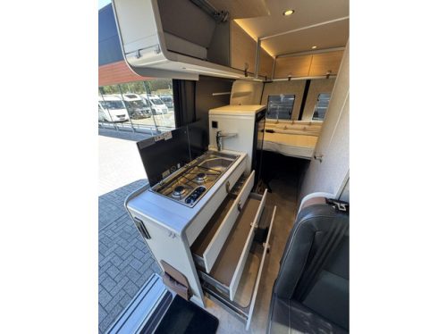 Hymer Grand Canyon S 4X4 190HP Leather Pop-top roof Delta Towbar Awning photo: 17