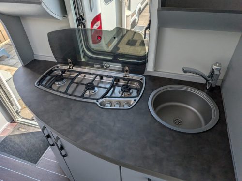 Knaus Sport &amp;amp; Fun Black Sel. 480 QL Foto: 12