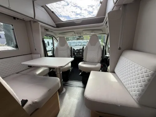 Adria Matrix Plus 670 SC Queensbed - AUTOMATIK Foto: 10
