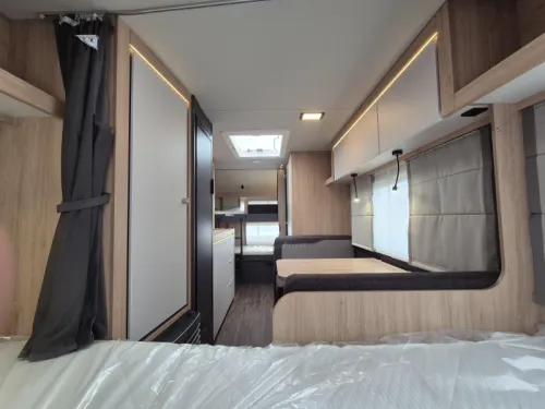 Knaus Sport Platinum 500 QDK Bunk bed and garage door photo: 5