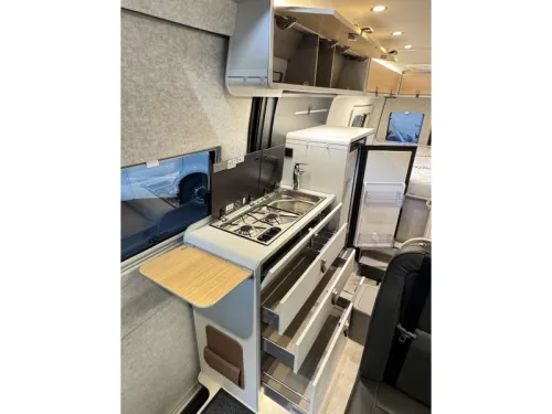 Hymer Grand Canyon S 700 4x4 - Aufstelldach - L&auml;ngsbett Foto: 7