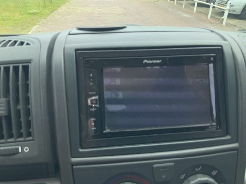 Knaus Van Ti 600 ME &ndash; Complete 3 liter 160 HP Semi-integrated, fixed bed, half-dinette, swivel seats Motorhome center on the road photo: 26