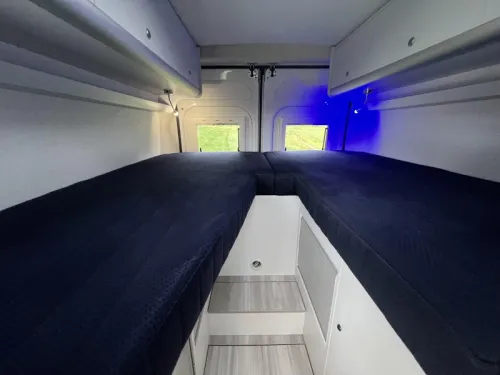 Peugeot Boxer 600 2018 L&auml;ngsbetten Foto: 15