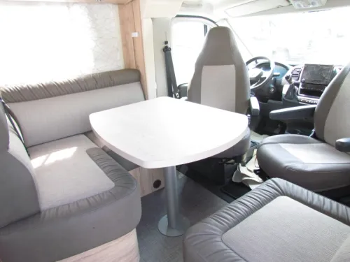 Eura Mobil Profila RS 695 EB L/H-bed, automaat foto: 2