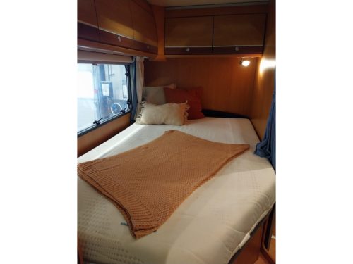 Dethleffs Globetrotter 6844 RT with beautiful French bed photo: 14