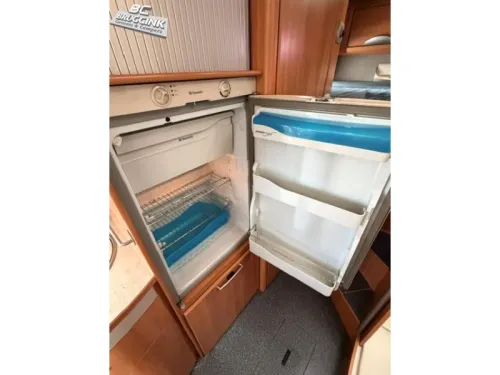 Hymer Classic B614 BED/Pop-top roof AUTOMATIC  photo: 9