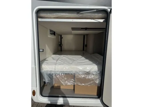McLouis Glamys 320 NEU 8-Personen Alkoven 140PS Foto: 17