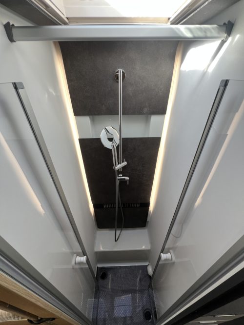 Adria Matrix 670SL SINGLE BEDS+POP-TOP ROOF SOLAR PANEL 4,805KM! photo: 10