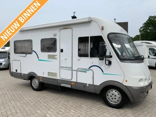 Hymer B 674 Lit fixe Lit escamotable photo : 0