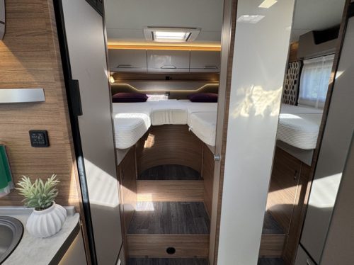 Knaus Van TI Vansation 650 MEG AUTOMAAT 9-Traps 180 pk Euro6 Fiat Ducato 8 **Einzelbetten/Satelliten-TV/Navi/Kamera/Lithium/Anh&auml;ngerkupplung/T Foto: 15