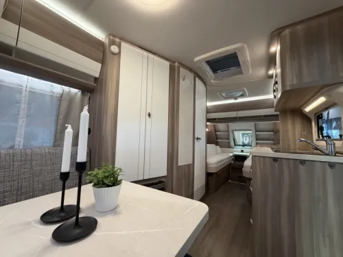 Hobby On Tour 460 DL Einzelbetten / kompakt Foto: 11
