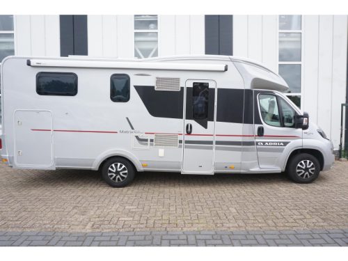 Adria Matrix Platinum 670 SC 5th seat / Roof air conditioning photo: 2