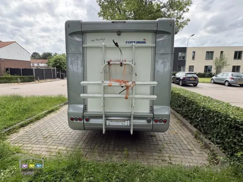 Eura Mobil Terrestra 670 SB French bed photo: 2