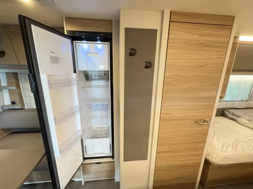 Dethleffs Nomad 460 EL single beds / external gas photo: 6