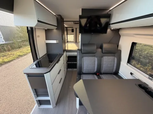 Adria Twin Supreme 640 SGX Lithium, inversor, Solar foto: 4