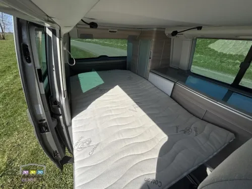 Volkswagen California T5  photo: 12