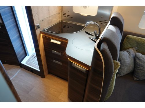 Laika EcoVip H 4109 9-speed Automatic | E&P Level System | Roof Air Conditioning | Lithium | 4-person photo: 9