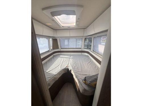 Eriba T 820 (TOURING 820) full options EP level systeem lengte bedden XT mover Truma zonnepanelen 2x dakairco Dometic elktr schotel foto: 13