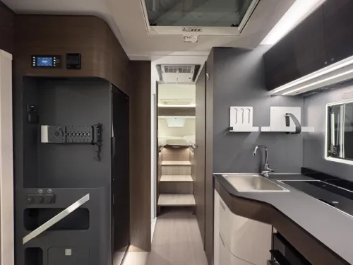 Adria Coral Supreme 670 DL Dachklimaanlage / Automatik Foto: 14