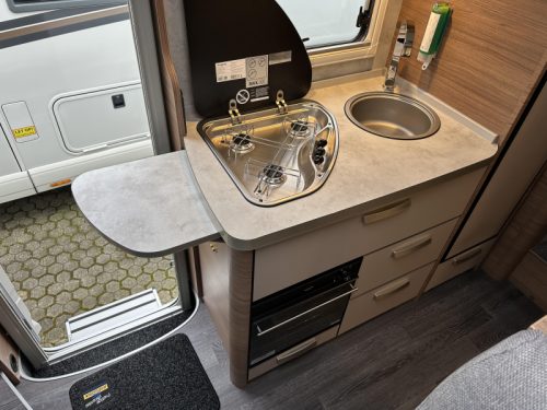Knaus L!ve I 650 MEG AUTOMAAT 180PK Foto: 8